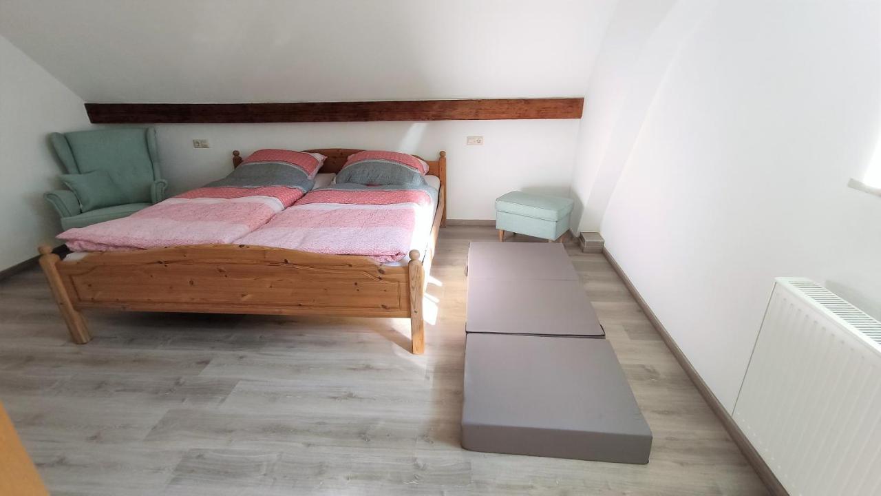 Gasthof Adler Ferienwohnung Ichenhausen Eksteriør bilde